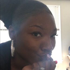 Meet your Posher, Chrystal